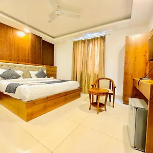 The Glory Near Delhi International Airport 4*, New Delhi India