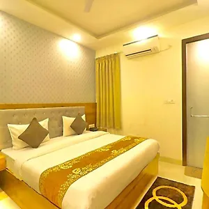 Shanti Near Delhi International Airport 3*, New Delhi India